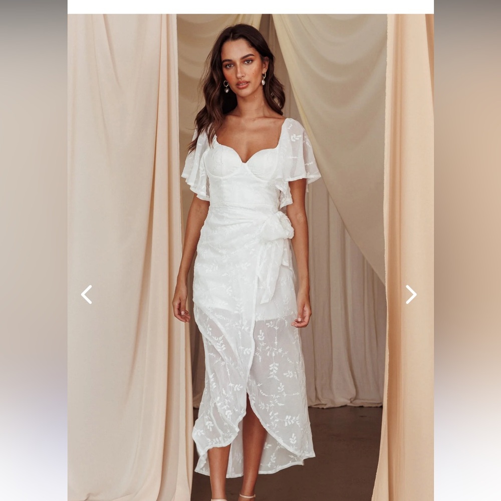 Selfie Leslie Aphrodite Molded Bust Angel Sleeve Midi Dress Floral White